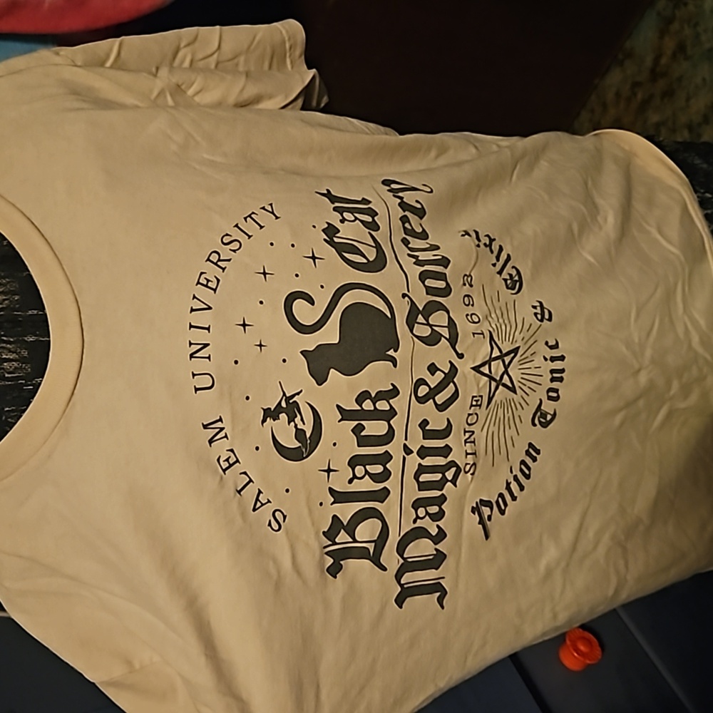 Graphic tee